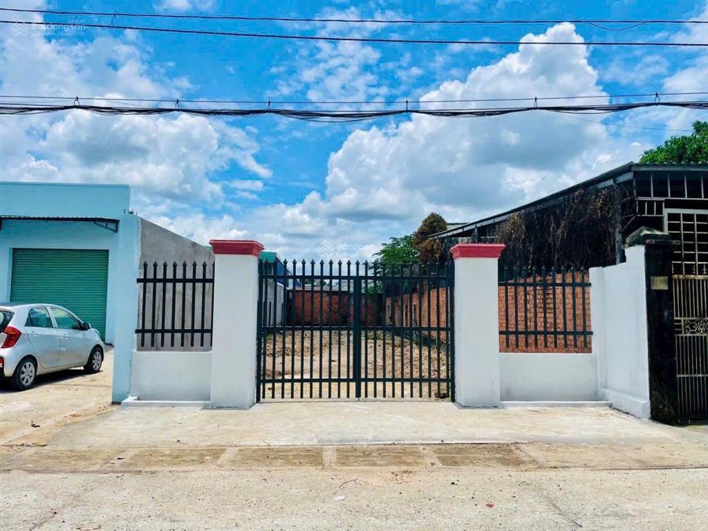 Đất có hàng rào sẵn full thổ cư 200m2 (7x28m) đối diện kcn tân phú trung