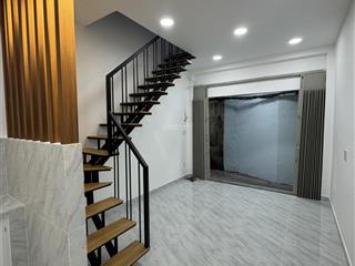 Bán nhà nhỏ vị trí đẹp trung tâm q1