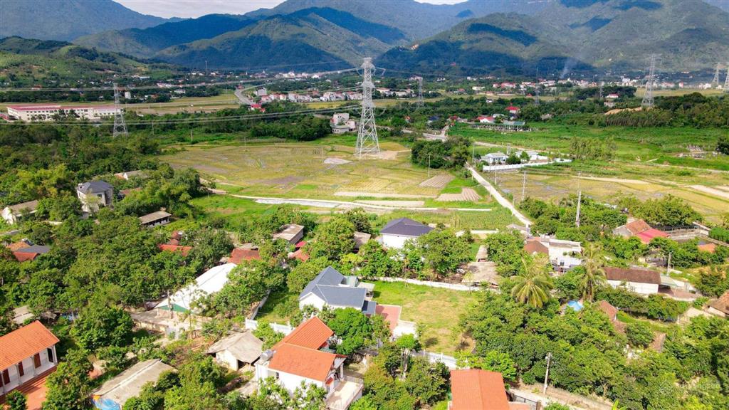 Sốc! đất + biệt thự vườn tam đảo. mặt tiền 42m, nở hậu phong thủy, sổ đỏ sang tên ngay