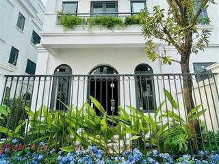 Chính chủ cần bán bt 170m2 hướng đông nam, mt 8m, giá tốt 28 tỷ. gần clubhouse
