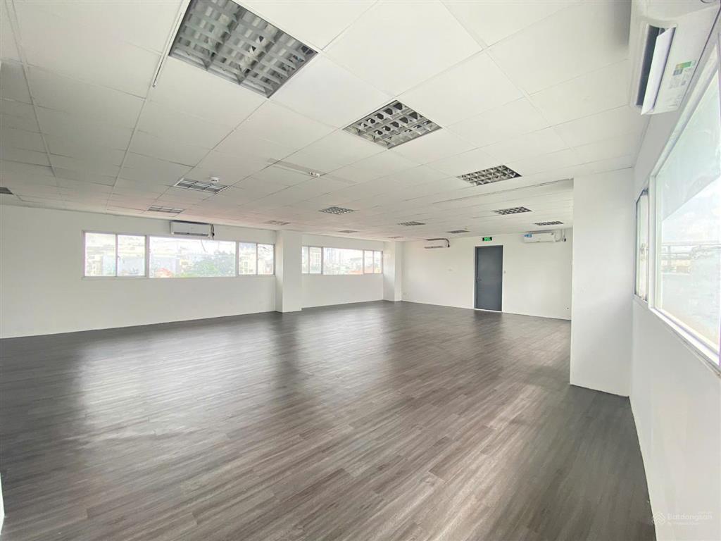 Văn phòng sẵn fitout quận bình thạnh 140m² siêu rộng, giá chỉ 45tr/tháng!