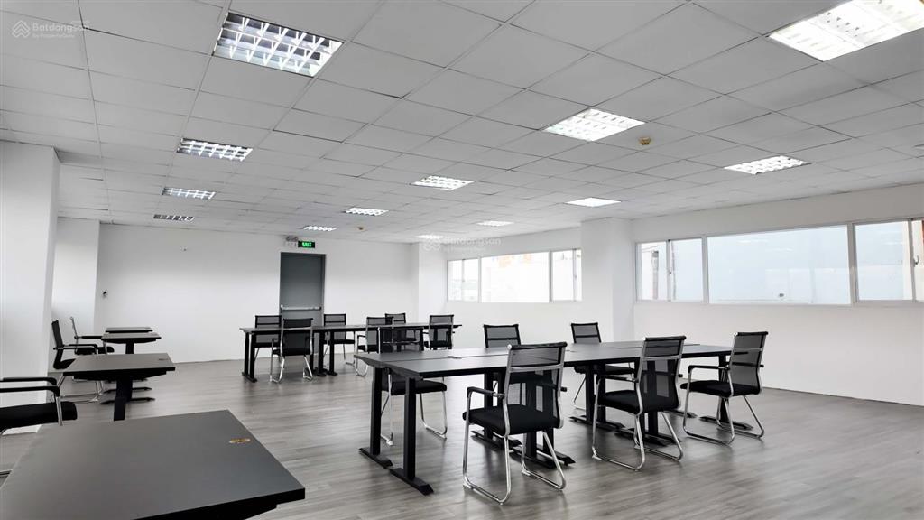 Văn phòng sẵn fitout quận bình thạnh 140m² siêu rộng, giá chỉ 45tr/tháng!