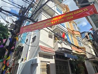 Nhà lô góc phố vip kim mã 6t  đường trước nhà oto tránh nhau tuyến phố rất nhiều nhà kinh doanh
