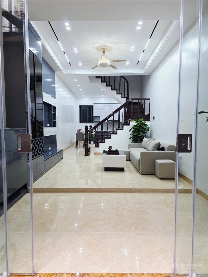 Nhà mới tại chợ khâm thiên full nội thất ngõ thông gần hồ ba mẫu tiện ích bạt ngàn dt 53m 4t mt 4m