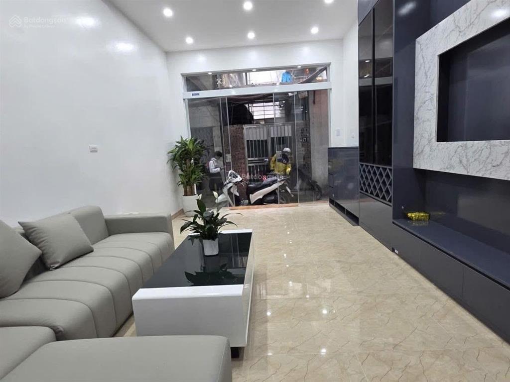 Nhà mới tại chợ khâm thiên full nội thất ngõ thông gần hồ ba mẫu tiện ích bạt ngàn dt 53m 4t mt 4m