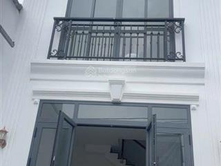 Mặt tiền kinh doanh 3 tầng mới tinh  lã xuân oai  long trường  60m2 nở hậu nhẹ nhỉnh 5 tỷ