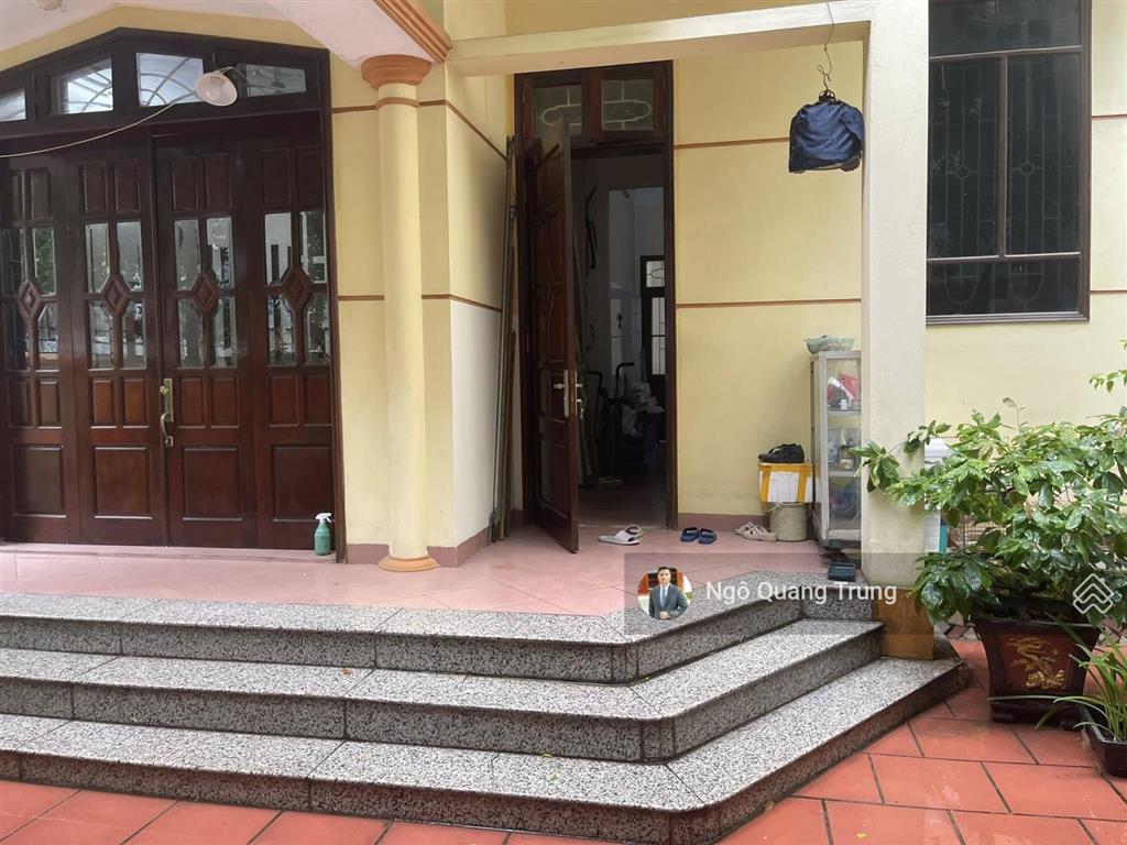 Chính chủ cần bán rẻ nhà phố xuân thủy, để vào nam sống, lô góc, phù hợp ở hoặc chia lô xây căn hộ