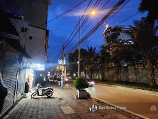 Ngon bổ rẻ, bán mảnh đất ông cha để lại, có nhà 3 tầng, 1 nhà ra mặt phố hoàng hoa thám, văn cao