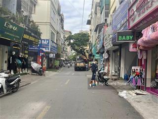 Bán nhà mặt phố mai dịch, kinh doanh sầm uất, giá đầu tư, khu vực có nhiều trường đh, tiện ích tốt