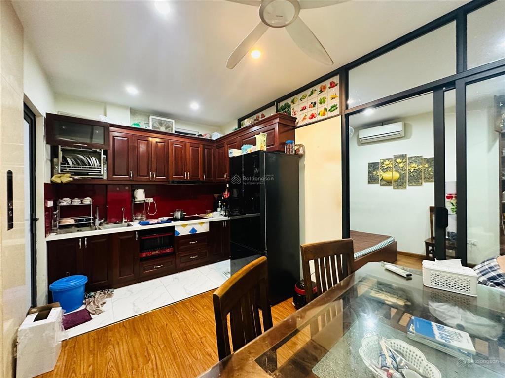 Nhà 6tầng, thang máy hiện đại, vào bước ra vườn hoa đại học công đoàn, đại học thuỷ lợi,