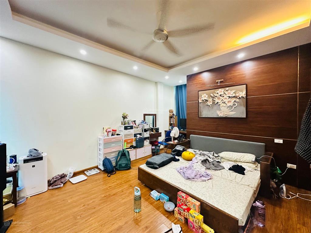 Nhà 6tầng, thang máy hiện đại, vào bước ra vườn hoa đại học công đoàn, đại học thuỷ lợi,