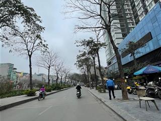 Mặt phố lớn vip tiềm năng tăng giá  view sông, view chung cư  xác định bán đất tặng gpxd 9 tầng