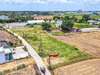 Cần ra nhanh lô đất 150m2 thị trấn bến lức long an giá 2ty8. shr