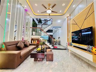 Nhà 2 tầng mới đẹpnở hậusân riêng để xetrường chinh