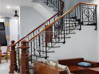 Bán nhà 3 tầng  dtsd 176.6m2  khu compound  đường xe hơi 2 chiều  4 phòng ngủ  hơn 9 tỷ