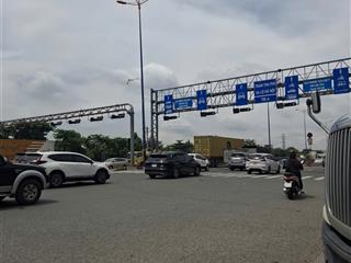 Bán nhà mặt tiền ngay hồ bá phấn, phước long a, quận 9 120m giá chỉ 10 tỷ nhỉnh