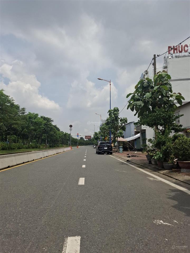 Gấp gấp lô góc vip duy nhất tt phước long a q9 mặt tiền trần đức thảo khu dân cư cao
