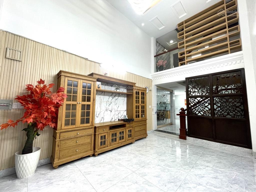 Hẻm xe hơi, 5 tầng btct, tặng full nội thất chủ ngợp bank