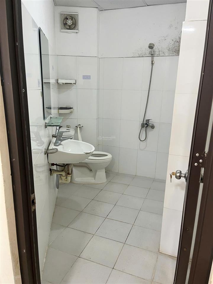 Cho thuê chung cư ct1 ( 2 ngủ 1 vệ sinh ) 7tr5 ngay gần phenikka , đại nam