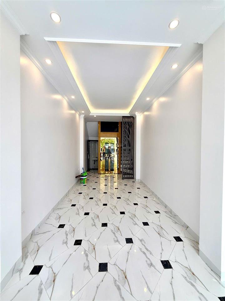 Lô góc, 6 tầng, thang máy ,2 thoáng ,ngõ thẳng , ôtô đỗ cửa , trần phú hà đông 45m 12,8 tỷ