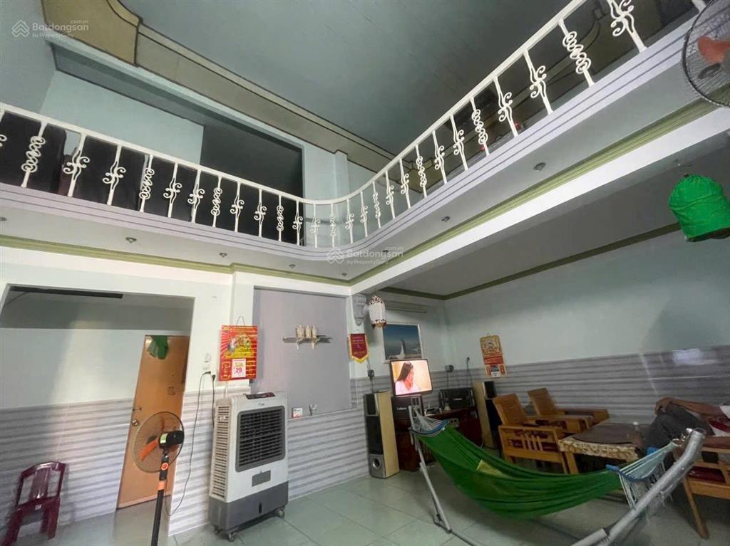 Bán nhà cấp 4 + lửng kiệt 2,5m bình thái 2