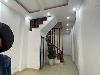 Cần bán gấp nhà 4 tầng 30,5m ở đại mỗ ngõ ô tô 16 chỗ mưa ko ngập