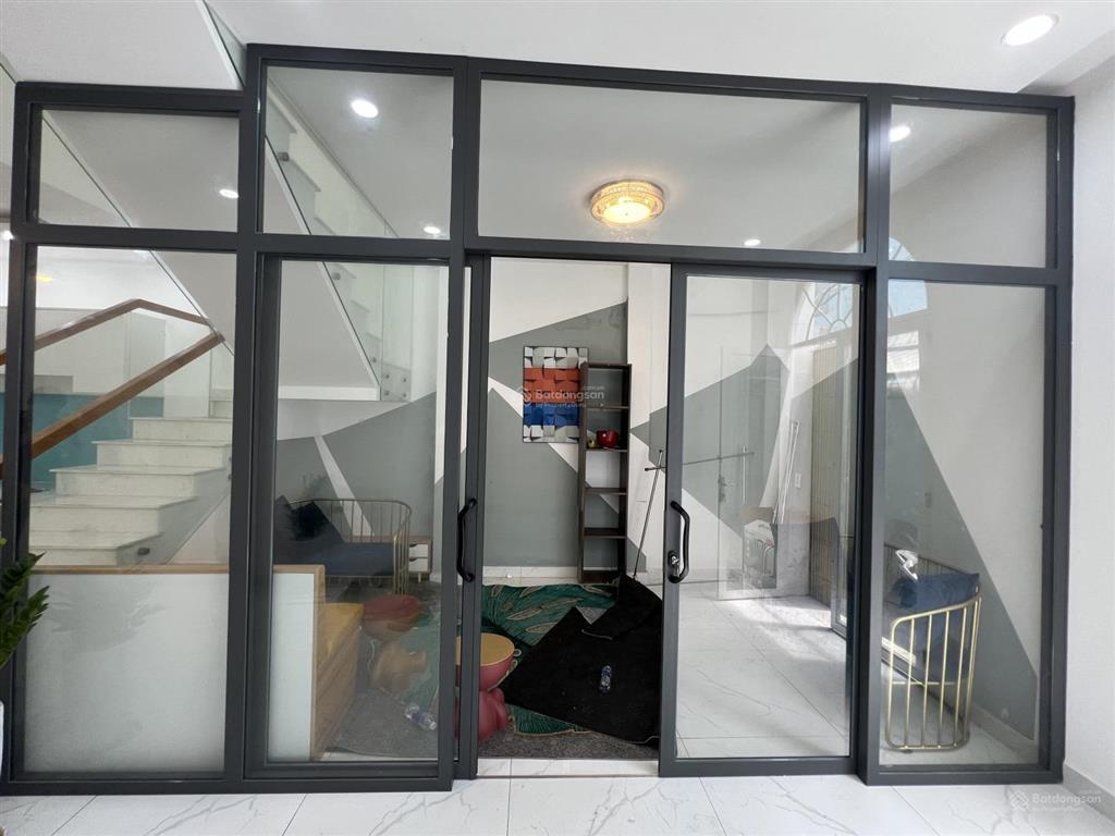 Nhà 44.3m2 ngay cầu tân thuận, sát kcx q7, nhà đẹp ở đc ngay, cách đường ô tô 20m