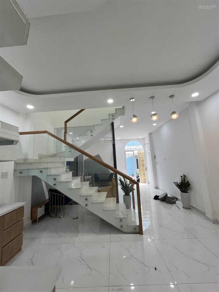 Nhà 44.3m2 ngay cầu tân thuận, sát kcx q7, nhà đẹp ở đc ngay, cách đường ô tô 20m
