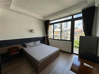 Cho thuê căn hộ studio ban công, máy giặt riêng bến vân đồn q4 gần gold view, đh luật, khánh hội