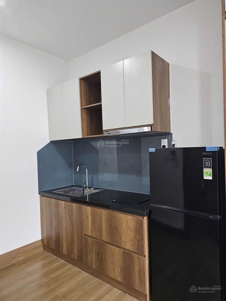 Cho thuê căn hộ quận 4 có ban công, gần cầu kênh tẻ, khánh hội, đh luật, full nội thất như hình