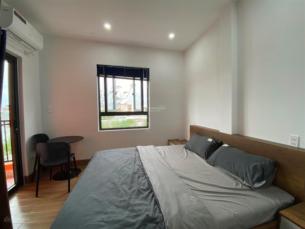 Cho thuê căn hộ quận 4 có ban công, gần cầu kênh tẻ, khánh hội, đh luật, full nội thất như hình