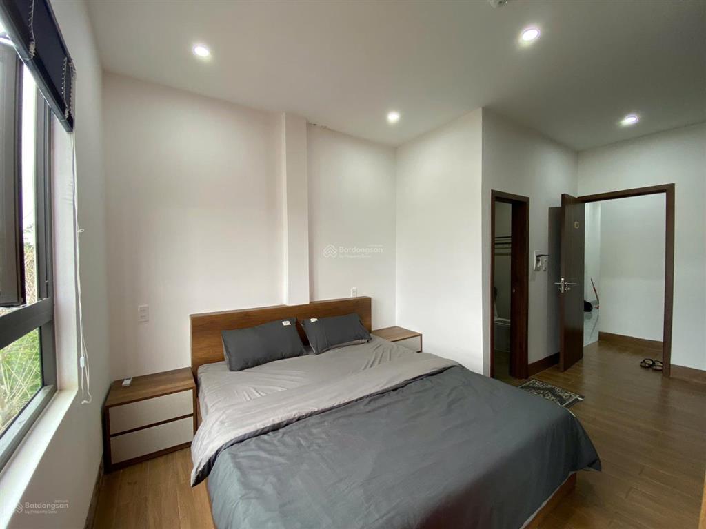 Cho thuê căn hộ quận 4 có ban công, gần cầu kênh tẻ, khánh hội, đh luật, full nội thất như hình