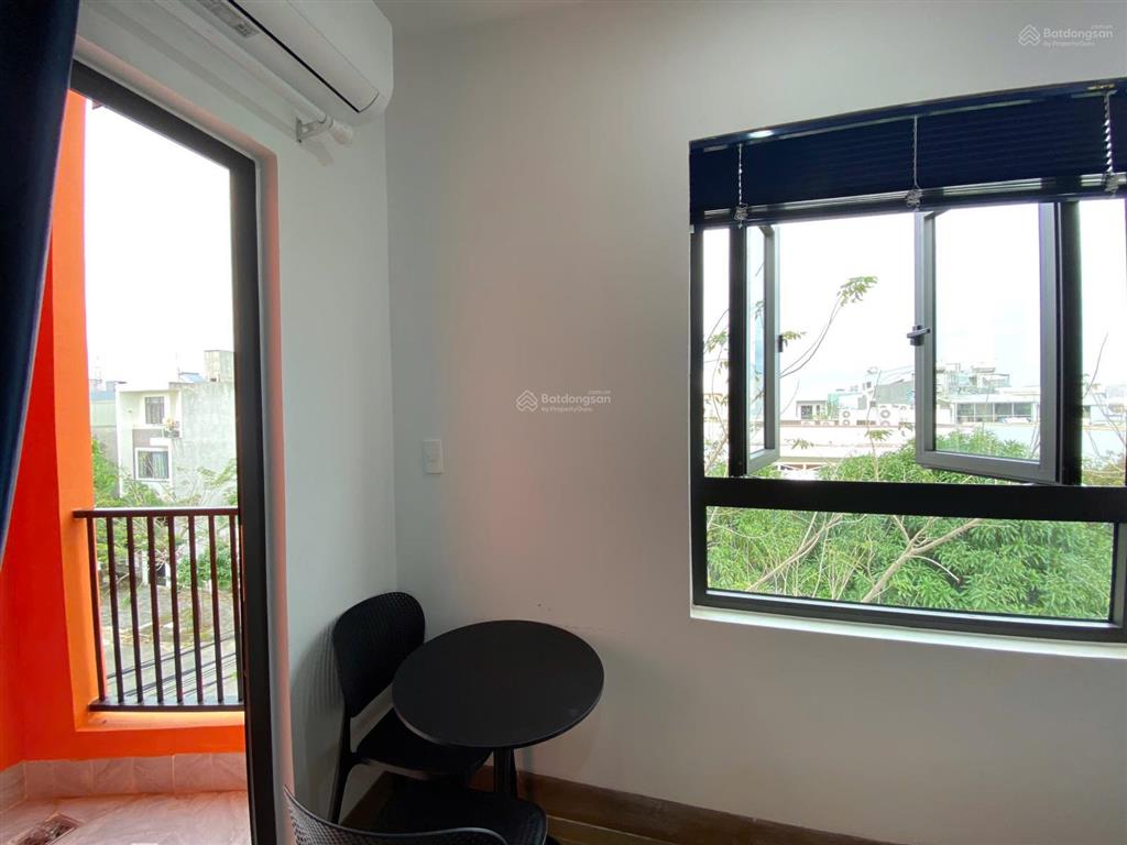 Cho thuê căn hộ quận 4 có ban công, gần cầu kênh tẻ, khánh hội, đh luật, full nội thất như hình