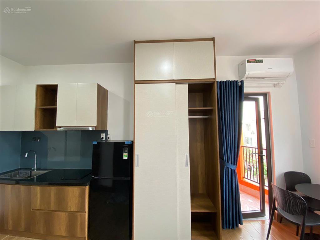 Cho thuê căn hộ quận 4 có ban công, gần cầu kênh tẻ, khánh hội, đh luật, full nội thất như hình