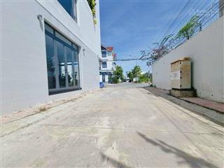 Đất ngộp giá 400tr/100m2, ở phường 2, gò công, sổ sẵn, mặt tiền đường 6m, gần đền thờ trương định