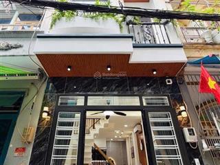 Hạ giá 200tr chỉ 2tỷ450tr căn lê trực p.07 bình thạnh 33m2. sổ hồng riêng