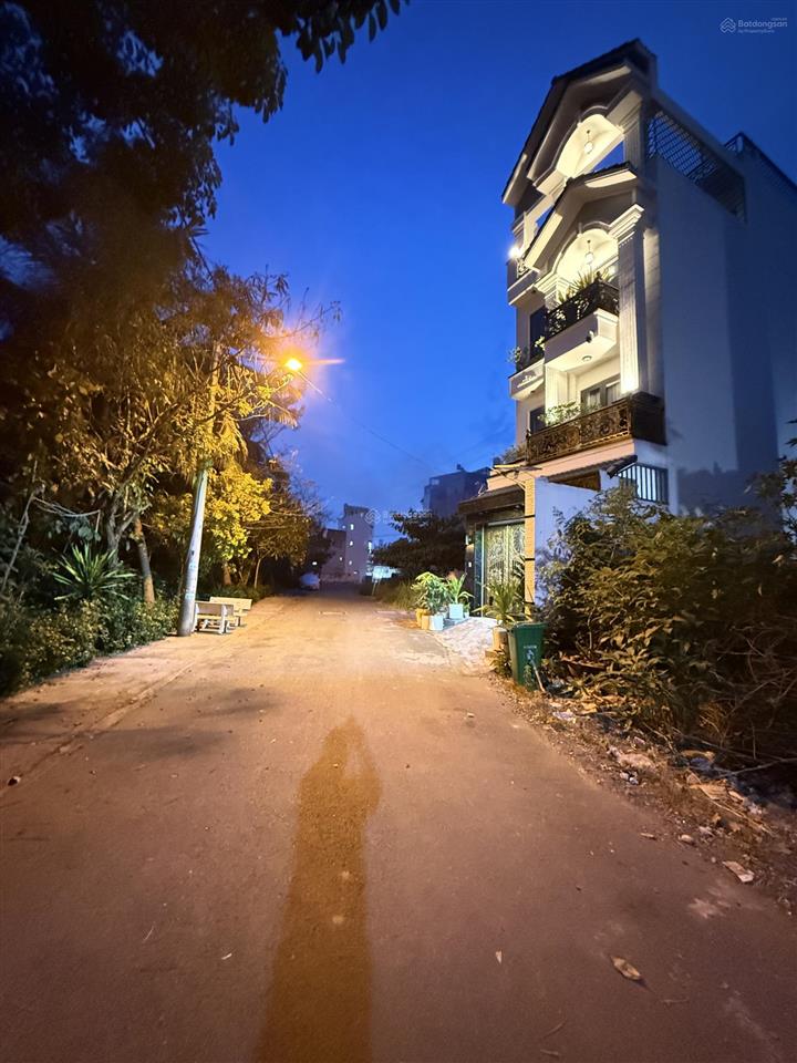 Chính chủ bán nhà siêu phẩm 4 tầng view sông hướng đông nam