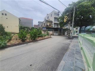 Siêu hiếm view hồ  ô tô tránh  67.6m2  đất việt hùng đông anh