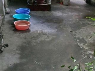 Chính chủ cho thuê nhà riêng trong ngõ 444 thụy khuê, diện tích xây dựng 40m² x 2 tầng, 8tr/tháng