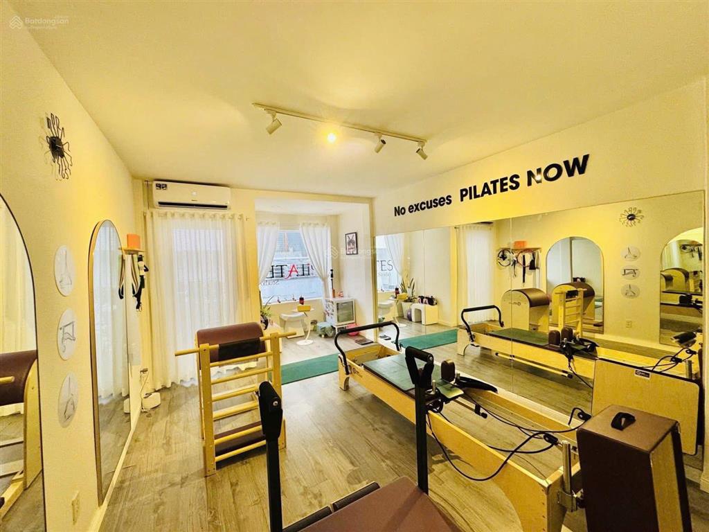 Mặt tiền huỳnh văn bánh 180m2, 5 tầng dòng tiền 35tr/th giảm còn 9,4 tỷ