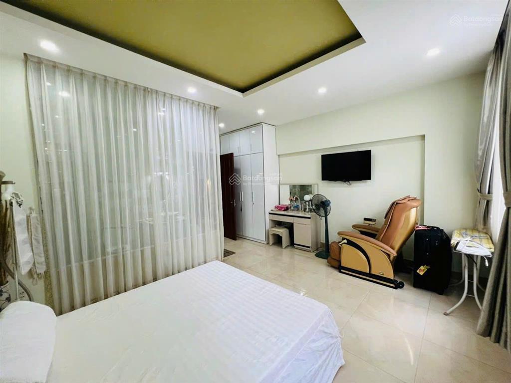 Bán nhà 1216/10 trường sa phú nhuận, 180m2 sàn, hẻm 8m khai thác tho thuê 25tr/th