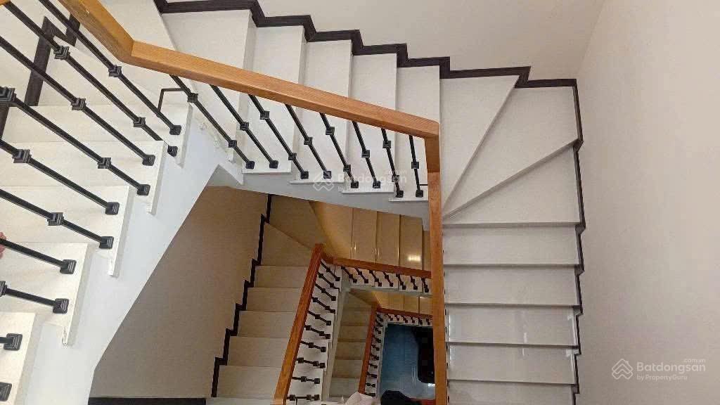 Bán nhà riêng 48m2 xây 3 lầu đẹp 4pn + 4wc tại lũy bán bích, tân phú, giá 5,5 tỷ còn thương lượng