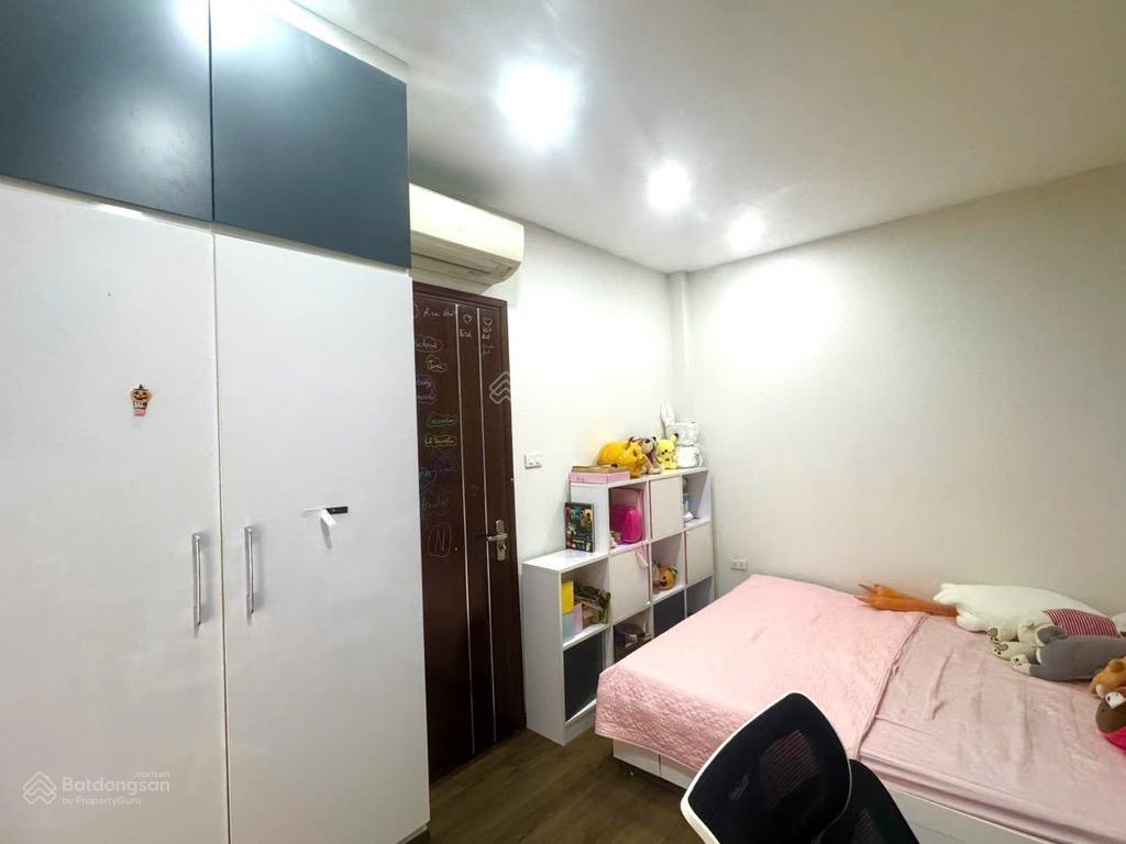 Lô góc full nội thất ô tô tránh vào nhà khu vip gần trường pháp công viên