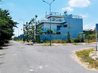 Đất đẹp mặt tiền đường nhựa 16m, view hồ sinh thái, sổ riêng chỉ còn 1 lô duy nhất.  0931 715 ***