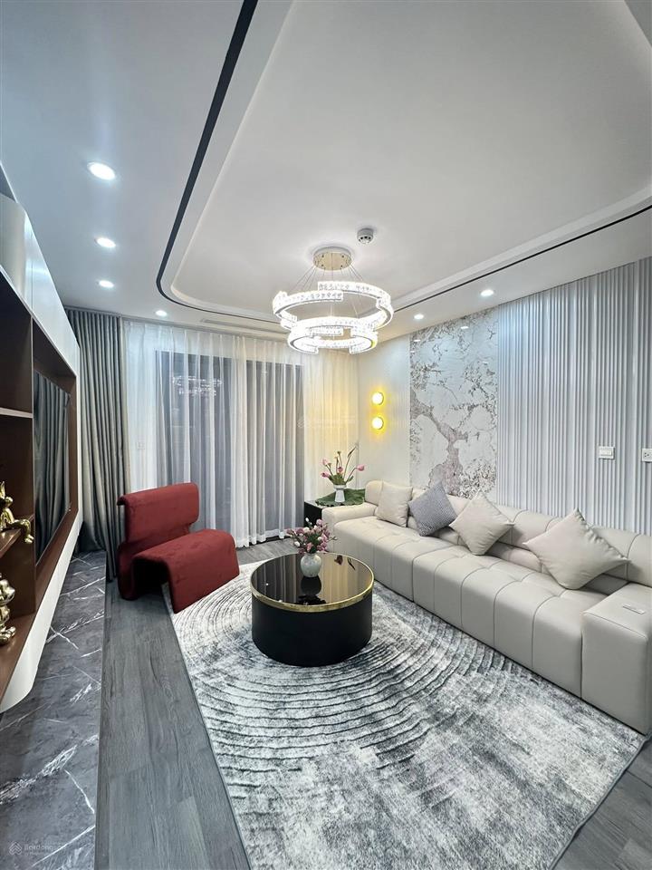 Chính chủ cần bán căn hộ 132m2 3pn 2vs full nội thất giá 9.5 tỷ tại golden land 275 nguyễn trãi