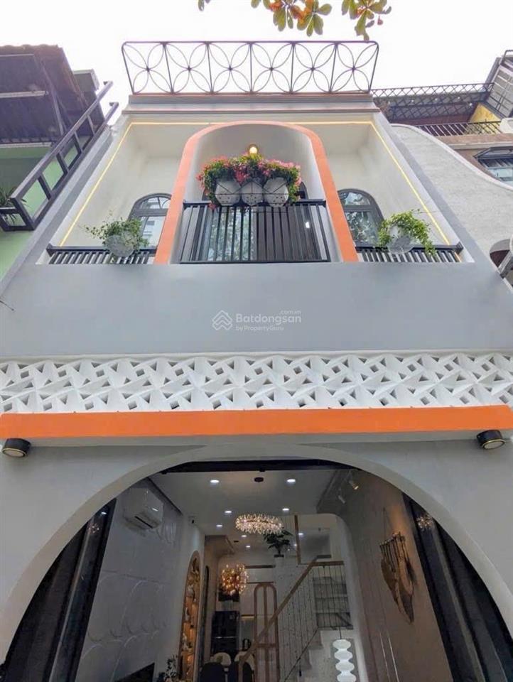 Ngay ngã ba lê đức thọ  đường số 59  chỉ hơn 4 tỷ