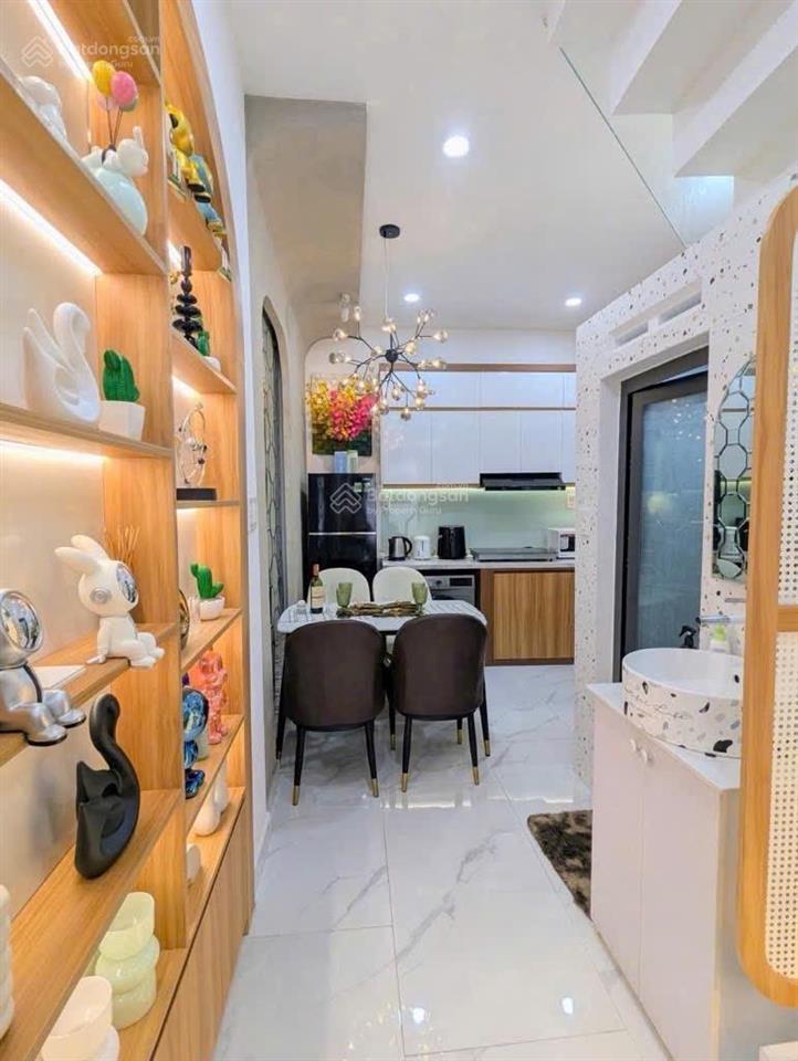 Ngay ngã ba lê đức thọ  đường số 59  chỉ hơn 4 tỷ