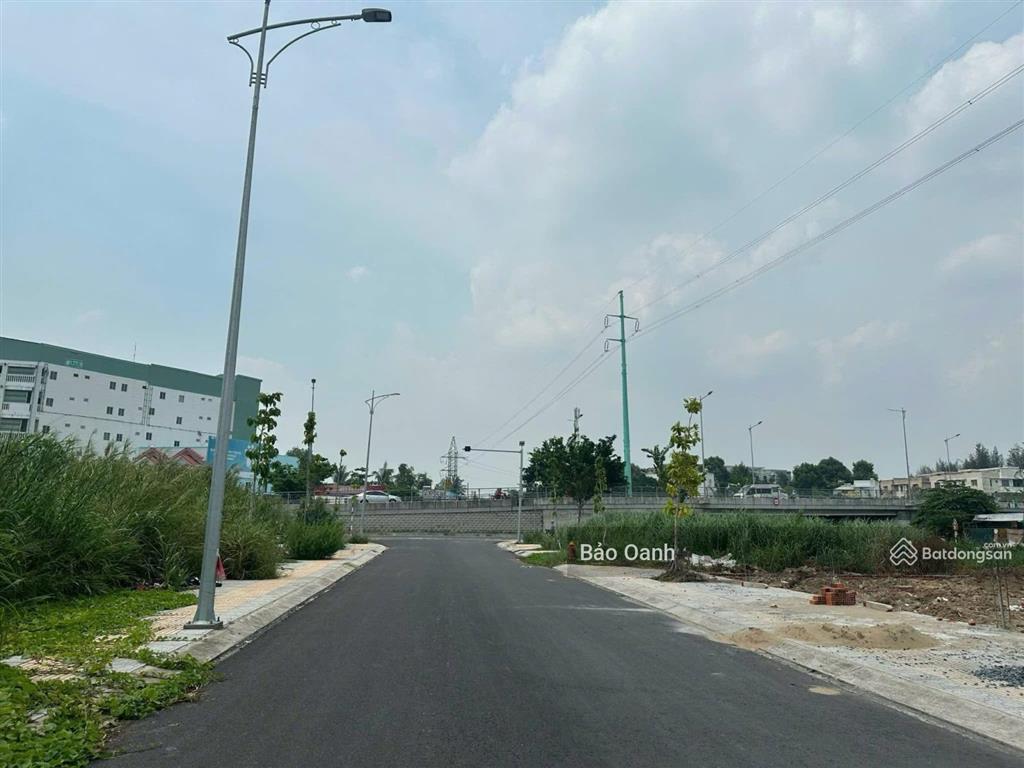 Bán nhanh đất đ. võ văn ngân, t. t đức hòa, long an gần chợ đức hòa, 120m2, shr, thổ cư 100%