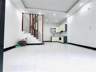 Bán gấp nhà riêng trương định. diện tích 46m2, 6 tầng, 4 phòng ngủ. giá 7,5 tỉ có tl