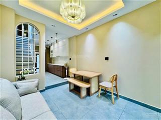 Bán nhà quận bình thạnh  hxh  vuông vức sát mặt tiền